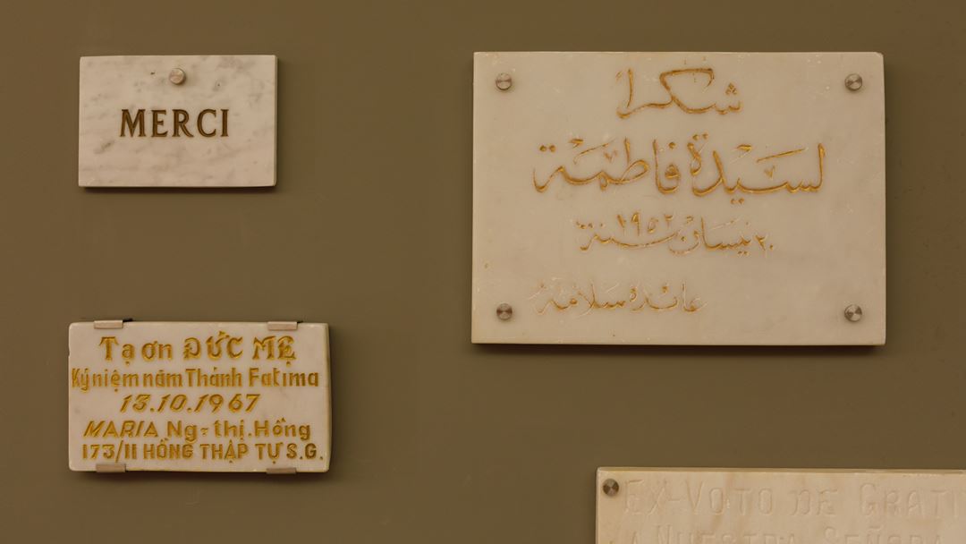 Placas votivas. Foto: Santuário de Fátima
