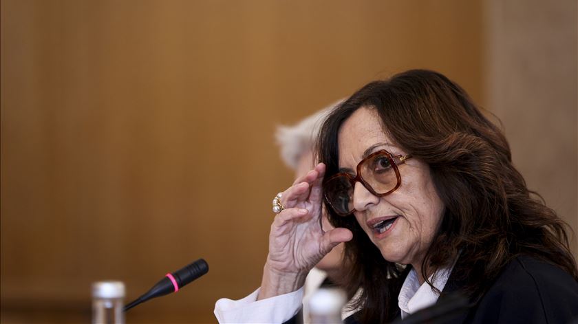 Ministra da Cultura afasta Aida Tavares do CCB antes de sair do Governo