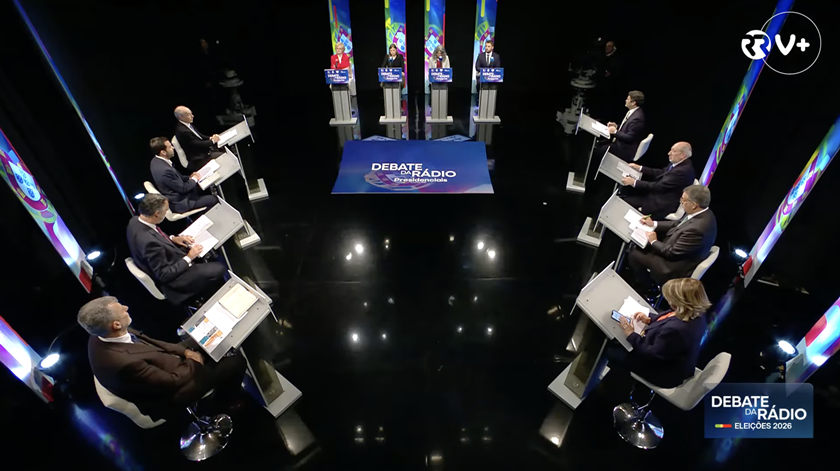 O que deve um Presidente fazer? Veja em direto o Debate da Rádio