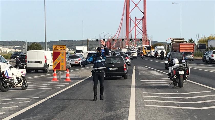 ​Dois feridos e uma detenção em perseguição na ponte 25 de Abril