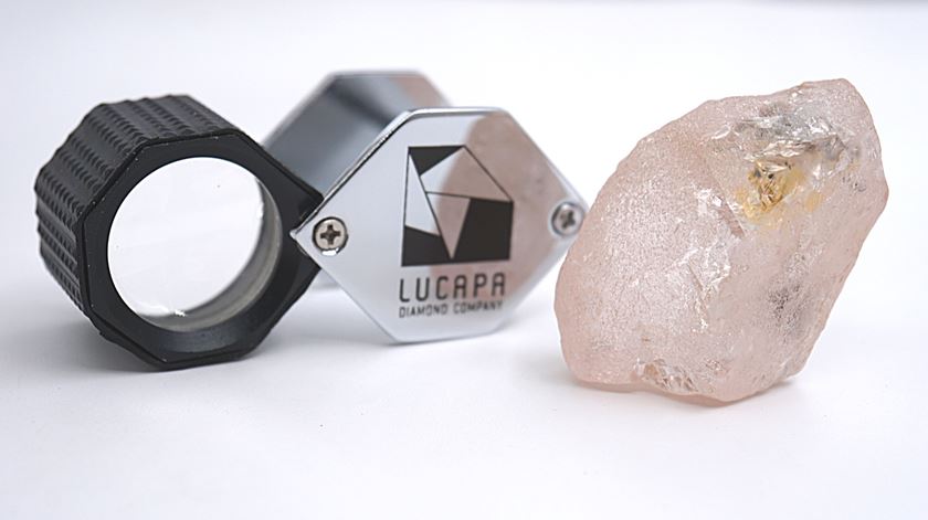Descoberto em Angola o maior diamante dos últimos 300 anos Descoberto em Angola o maior diamante dos últimos 300 anos
