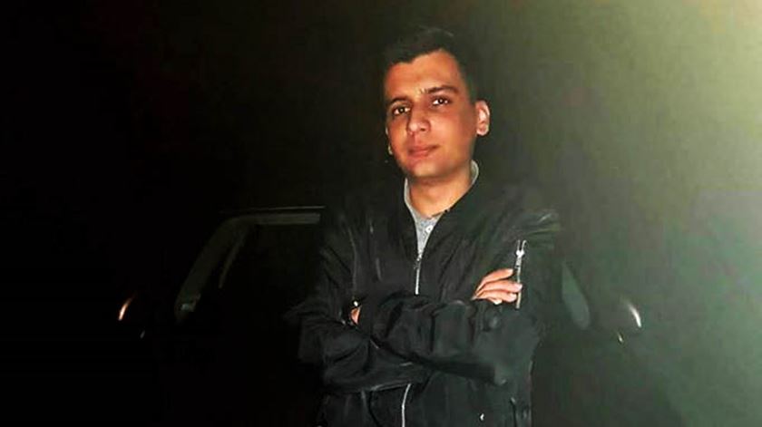 Enfermeira condenada por matar jovem no Algarve foi detida na Indonésia Enfermeira condenada por matar jovem no Algarve foi detida na Indonésia