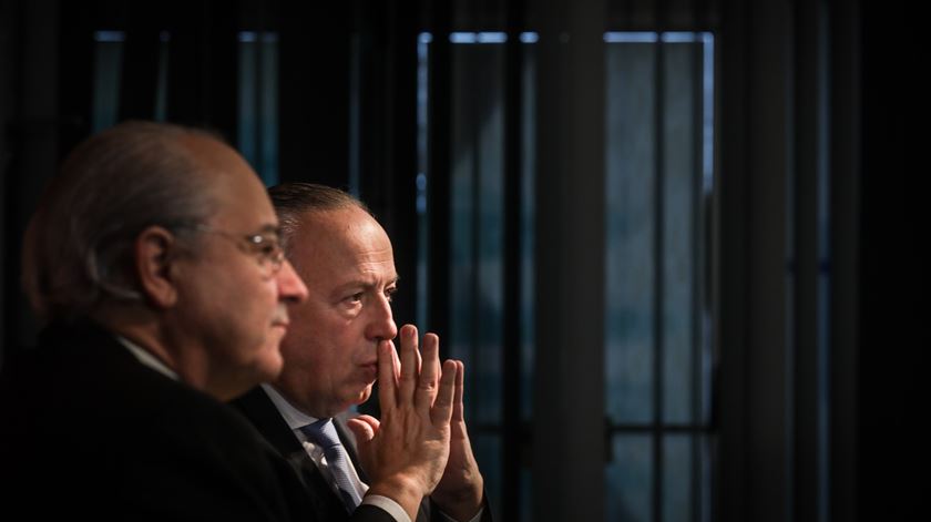​Santana diz "não" a Lisboa, mas deixa porta aberta a outros voos políticos