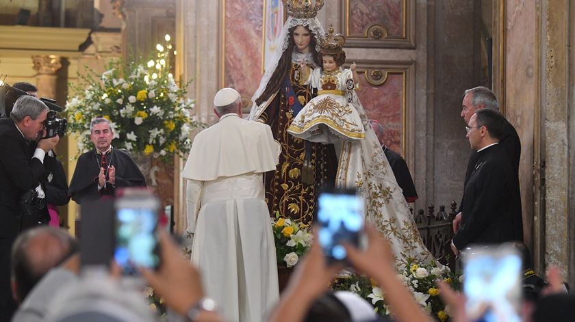 Papa volta a referir a &quot;dor causada pelos abusos&quot; e apela &#224; Igreja que &quot;n&#227;o esconda as chagas&quot;