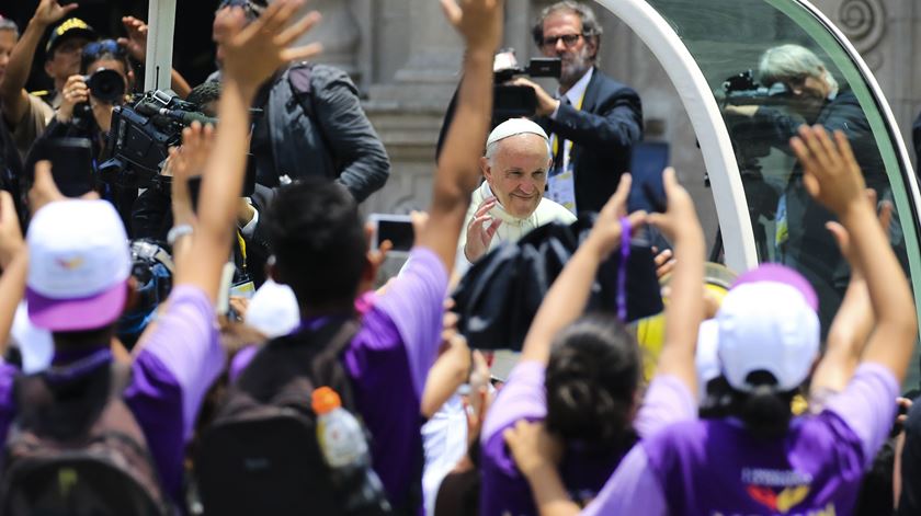 Papa em Lima. “Não podemos fazer ‘Photoshop’ à realidade”