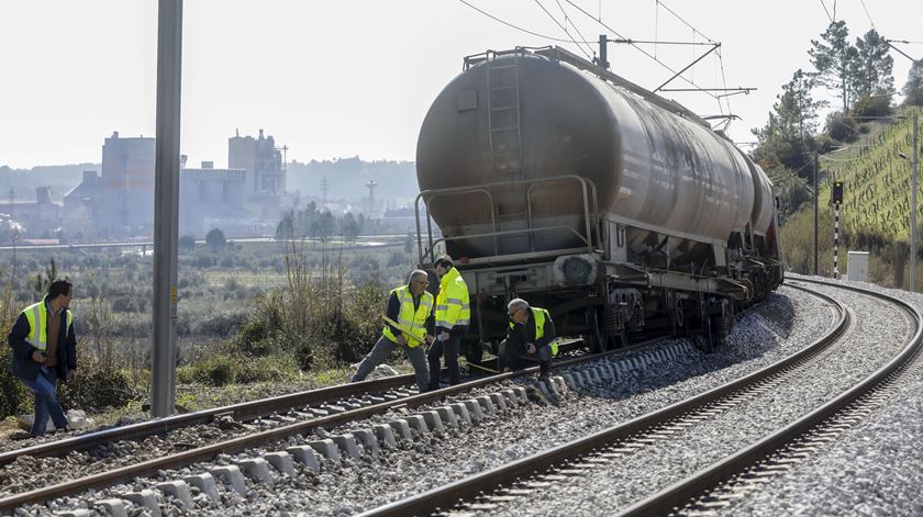 Descarrilamentos têm ocorrido em linhas sem modernização. Foto: Paulo Novais/Lusa