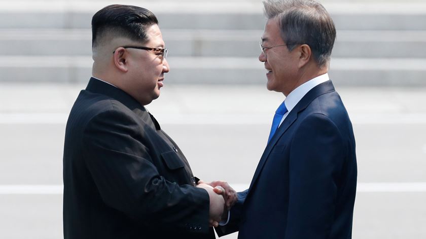 Kim Jong-un líder da Coreia do Norte e Moon Jae-in líder da Coreia do Sul. Foto: EPA