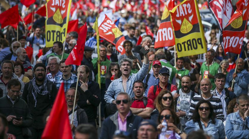 Troca de declarações em dia de manifestação da CGTP, em Lisboa. Foto: Lusa