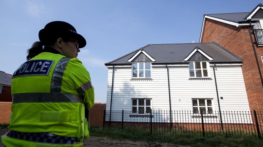 Casa das últimas vítimas do Novichok alvo de perícias. Foto: Rick Findler/EPA