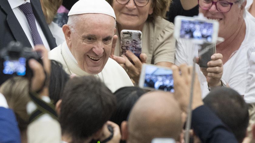 "Sem o primado de Deus, facilmente cai-se na idolatria." Foto: Maurizio Brambatti/EPA