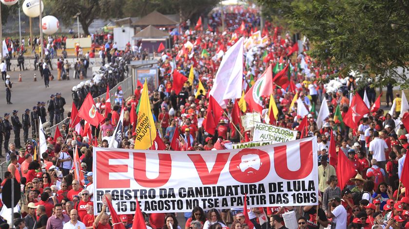 Manifestação pró-Lula. Foto: Joedson Alves/EPA