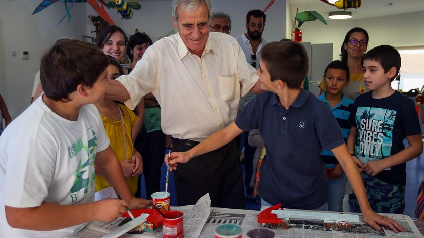 Jerónimo de Sousa visitou a Oficina da Criança, em Montemor-o-Novo. Foto: Nuno Veiga/Lusa