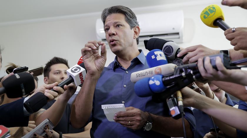 Haddad "continua mantendo o discurso mais anti-reformas, que faz com que o mercado manifeste, cada vez mais, a preferência por Bolsonaro". Foto: Sebastião Moreira/EPA