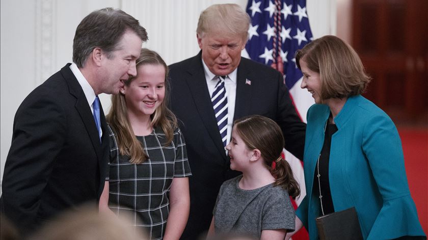 Brett Kavanaugh foi confirmado no sábado pelo Senado, como juiz do Supremo Tribunal. Foto: Shawn Thew/EPA