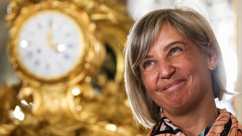 A nova ministra da Saúde, Marta Temido, durante a cerimónia de tomada de posse dos novos ministros do XXI Governo Constitucional, na Sala dos Embaixadores do Palácio de Belém, em Lisboa, 15 de outubro de 2018. Marta Temido tomou posse como ministra da Saúde, em substituição de Adalberto Campos Fernandes. Foto: André Kosters/Lusa