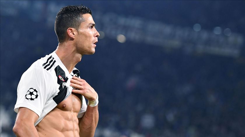 Jesus revela que tem relação próxima com Cristiano Ronaldo. Foto: Alessandro Di Marco/EPA