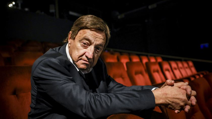 Funeral de Carlos Avilez parte no sábado do Teatro Municipal Mirita Casimiro