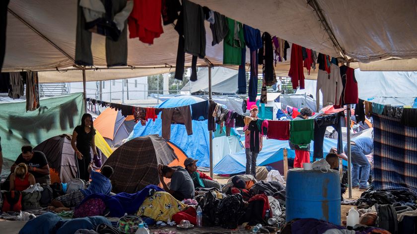 Mais de 76 mil pessoas atravessaram ilegalmente a fronteira. Foto: Alonso Rochin/EPA