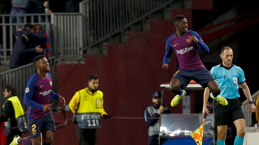 Nélson Semedo não participou no treino do Barcelona Foto: Enric Fontcuberta/EPA