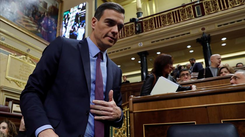  Pedro Sanchez antecipou esta sexta-feira as eleições gerais. Foto: Zipi/EPA.