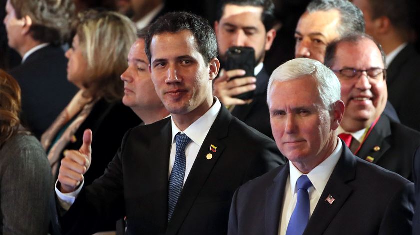 Juan Guaidó reuniu-se com Mike Pence. Foto: EPA