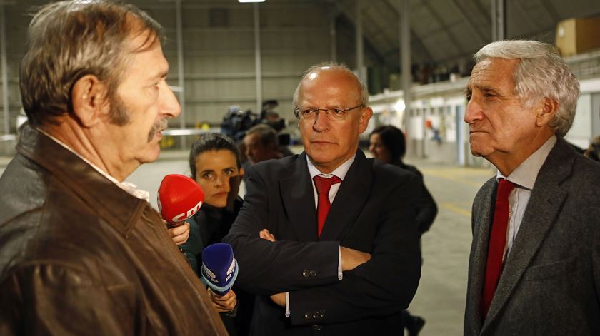 Os sete portugueses foram recebidos pelo ministro dos Negócios Estrangeiros e pelo o presidente da Proteção Civil. Foto: António Pedro Santos/Lusa