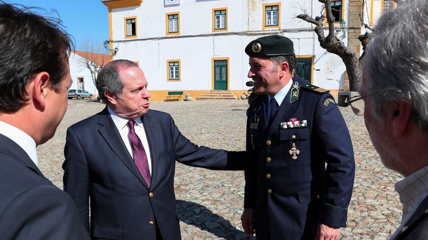 Carlos César durante a visita dos deputados ao centro de Formação de Portalegre da GNR, no âmbito das jornadas parlamentares do PS. Foto: Nuno Veiga/Lusa