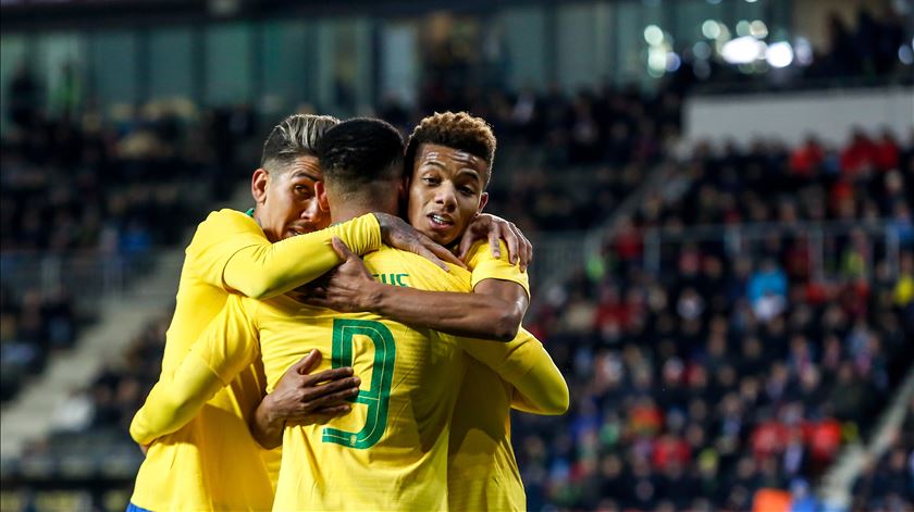 David Neres junta-se à armada brasileira do Shakthar David Neres junta-se à armada brasileira do Shakthar