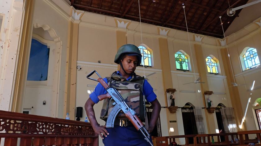 Explosões no Sri Lanka fizeram centenas de mortos, sobretudo entre cristãos. Foto: STR/EPA