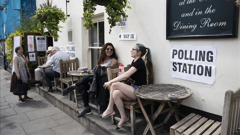 Os britânicos já votaram na quinta-feira. Foto: Will Oliver/EPA