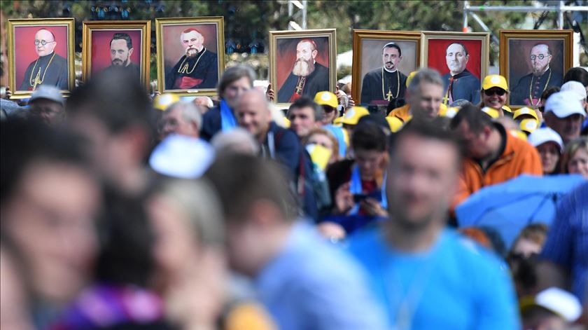 ​Crónica de Aura Miguel. Nem Cristo, nem a Igreja se podem vender