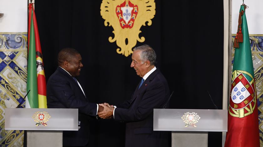 Presidente de Moçambique Filipe Nyusi com Marcelo Rebelo de Sousa, em Lisboa. Foto: Atónio Pedro Santos/EPA