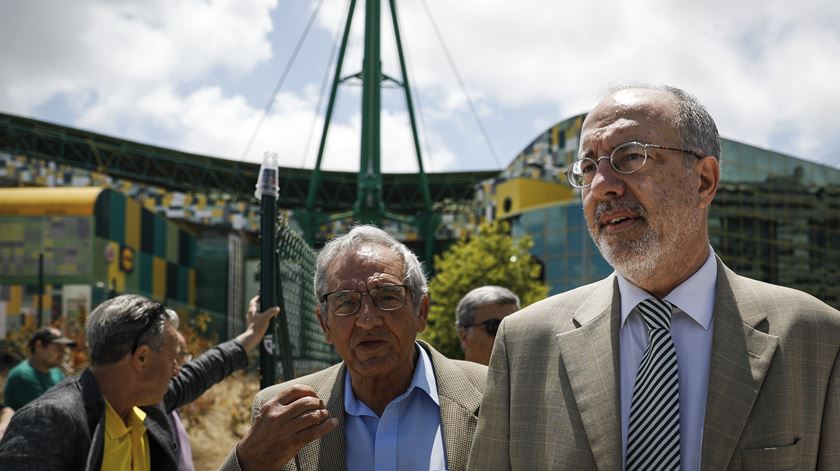 Processo contra MAG. Sócios do Sporting exigem saída de Rogério Alves Processo contra MAG. Sócios do Sporting exigem saída de Rogério Alves