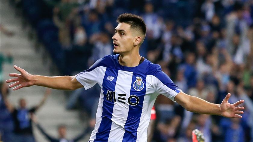 Diogo Leite e Valência à distância de cinco milhões Diogo Leite e Valência à distância de cinco milhões