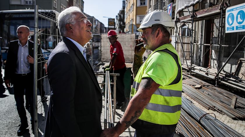 Costa falou de Tancos numa acção da campanha para as legislativas em Moscavide. Foto: Mário Cruz/Lusa