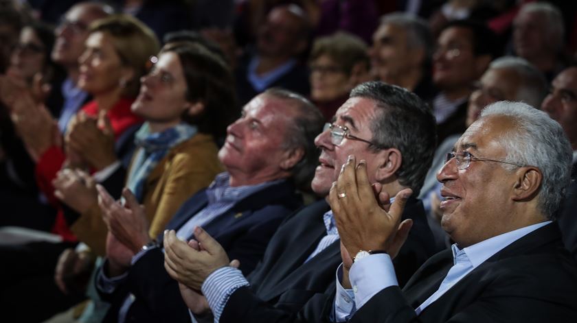 António Costa e Jorge Coelho criticam campanha de “fait divers” - reportagem de Susana Madureira Martins