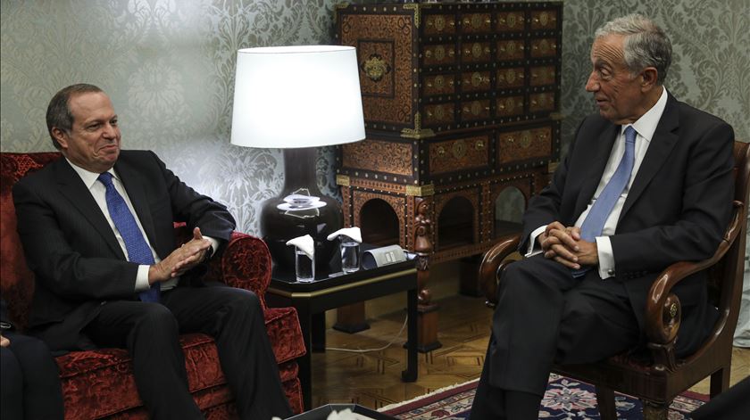 César responde a Marcelo. Falta "cuidado" no "equilíbrio" entre a crítica e a "cumplicidade institucional" com Governo César responde a Marcelo. Falta "cuidado" no "equilíbrio" entre a crítica e a "cumplicidade institucional" com Governo