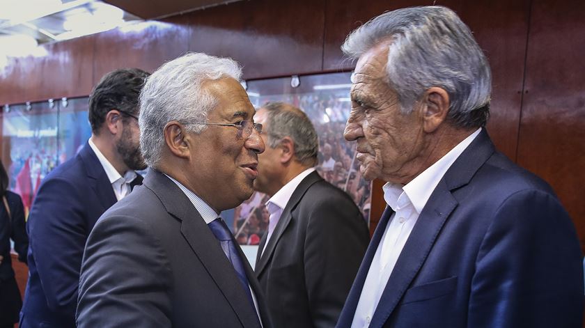 António Costa agradece contributo do PCP