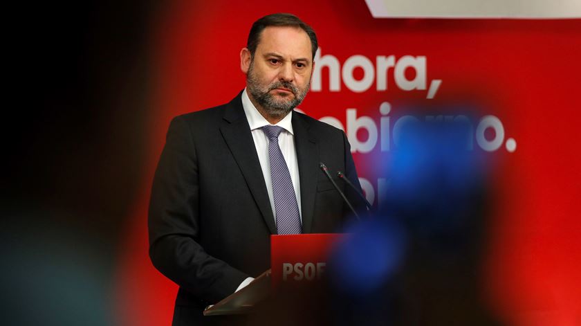 Ex-ministro espanhol dos Transportes condenado a 24 anos e três meses de prisão Ex-ministro espanhol dos Transportes condenado a 24 anos e três meses de prisão