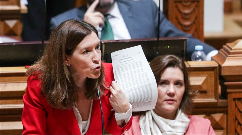 “A verdade é que o primeiro-ministro não responde. Quer acabar com os chumbos, mas finge que não o fez." Foto: Tiago Petinga/Lusa