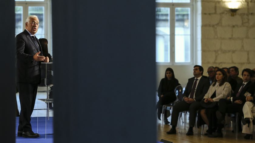 Costa esteve na Alfândega do Porto para a cerimónia de entrega do Prémio Manuel António da Mota. Foto: José Coelho/Lusa