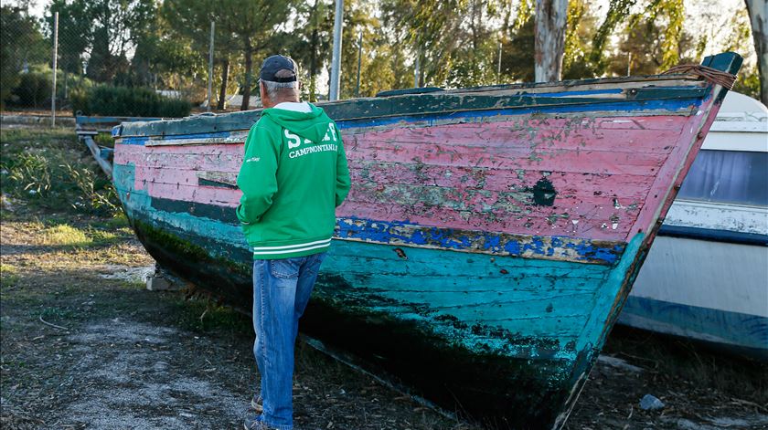 Barco em que viajaram os jovens detidos. Foto: Luís Forra/Lusa