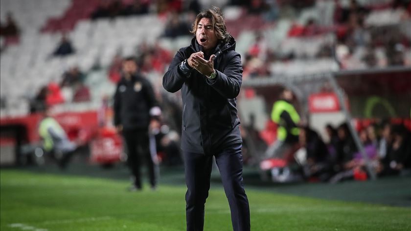 Sá Pinto deixa equipa turca no final da época