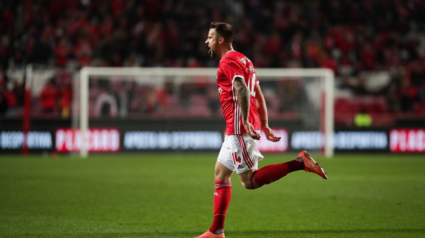 Entre Dyego e Vinícius, Paulo Madeira escolhe Seferovic