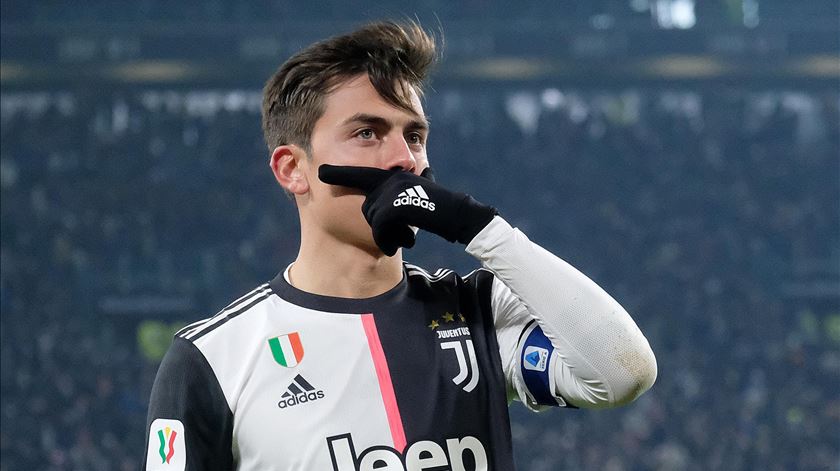 Dybala festeja golo marcado pela Juventus. Foto: Alesandro Di Marco/EPA