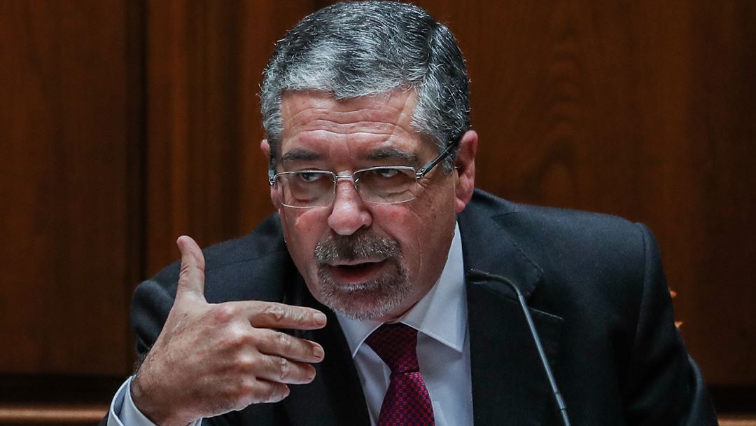 O presidente da Associação Nacional de Municípios Portugueses (ANMP), diz que não há um limite ou um valor para o endividamento das cãmatras. Foto: José Sena Goulão/Lusa O presidente da Associação Nacional de Municípios Portugueses (ANMP), diz que não há um limite ou um valor para o endividamento das cãmatras. Foto: José Sena Goulão/Lusa