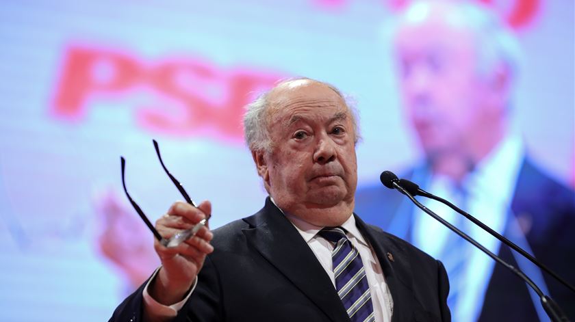 Eleições na Madeira. Jardim defende Albuquerque e chama "caloiro" a Montenegro