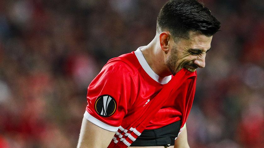 Pizzi testa positivo à Covid-19