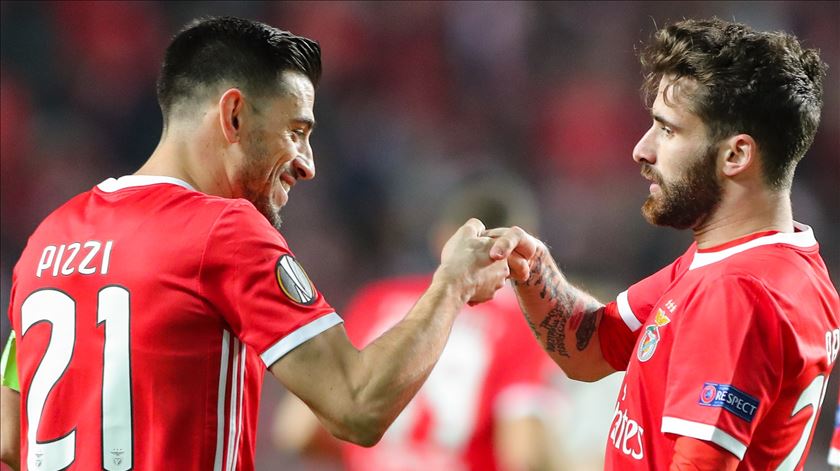 Notícia do "Correio da Manhã" culpava Pizzi, Rafa e André Almeida pela saída de Bruno Lage do Benfica. Foto: Miguel A. Lopes/Lusa Notícia do "Correio da Manhã" culpava Pizzi, Rafa e André Almeida pela saída de Bruno Lage do Benfica. Foto: Miguel A. Lopes/Lusa