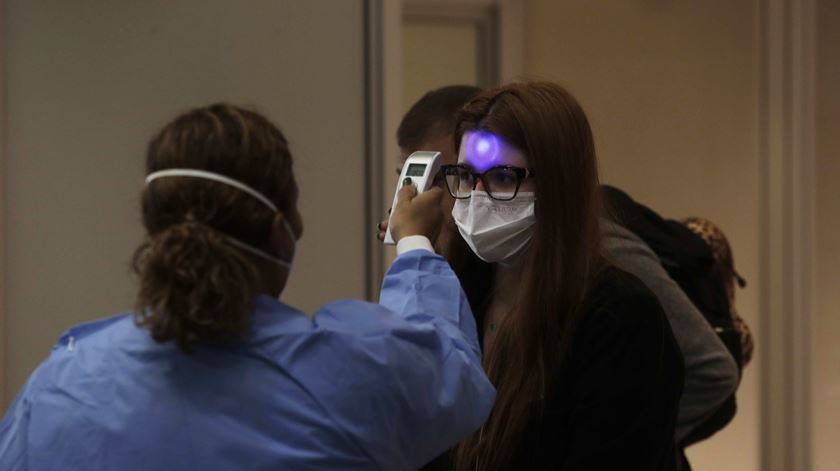 Temperatura medida no aeroporto do Galeão, no Brasil. Foto: Antonio Lacerda/EPA